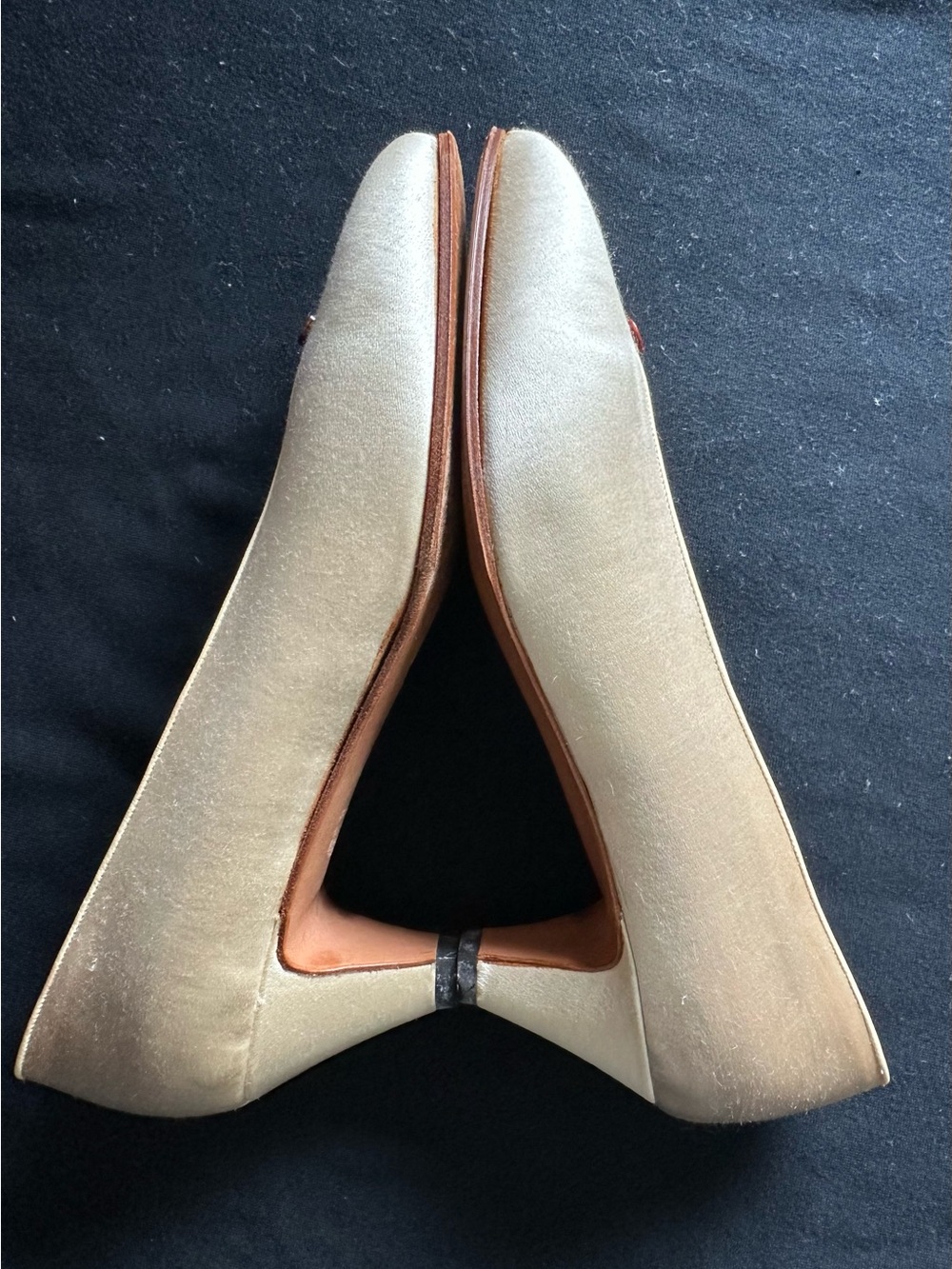 Vintage Gucci Cream Satin heels with dust bag Gold-Tone Accent 36.5 - Picture 15 of 16